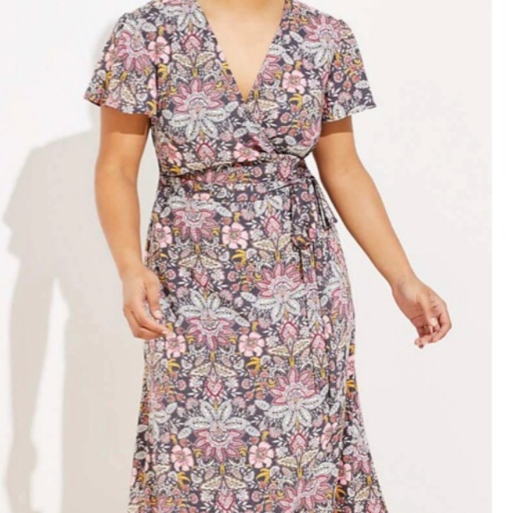 LOFT Plus Paisley Flutter Wrap Dress. Coastal Grey. Various sizes